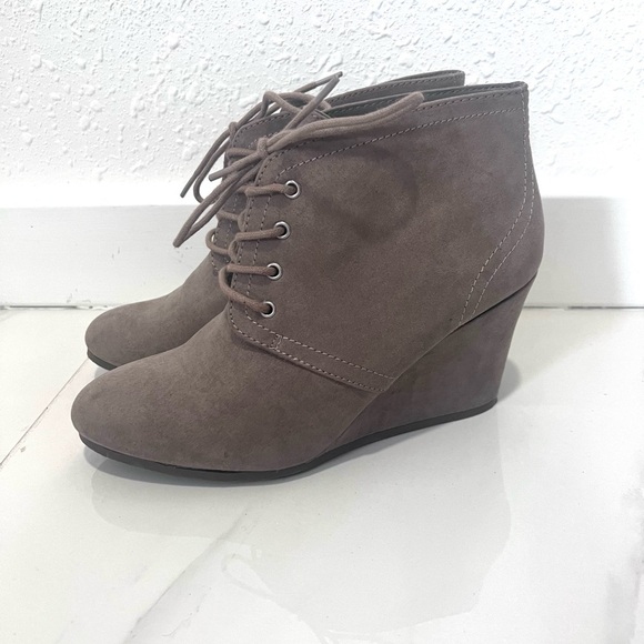 Arizona Jean Company Lexie Taupe Wedge Booties - Picture 1 of 7